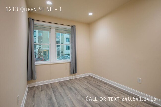 Building Photo - 1213 Queen St NE