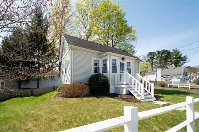 Primary Photo - 10 Hollis St