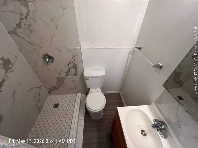 Building Photo - 229 Circle Dr