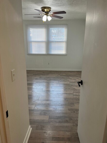 Building Photo - 1008 Hickory Hill Ln