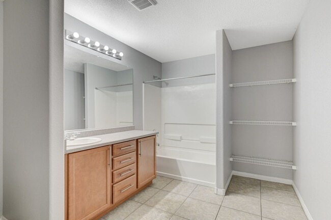 Building Photo - 5593 Markley Ave