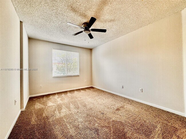 Building Photo - 6968 SW 39th St