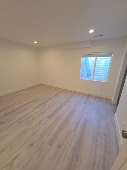 Building Photo - 7169 W Hawker Ln