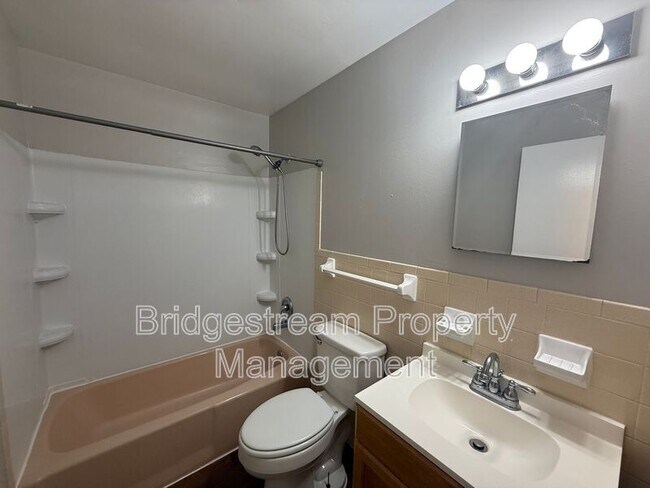 Building Photo - 4952 Leeper St
