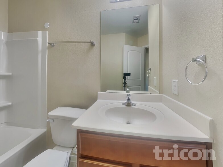 Building Photo - 628 Totem Trail Dr