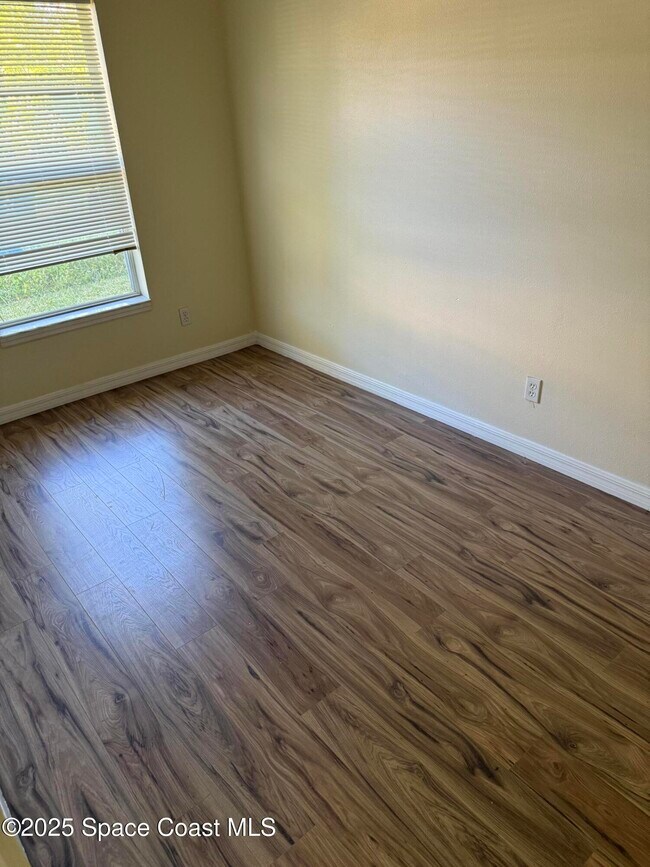 Building Photo - 767 Altona St NW