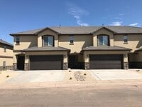 Building Photo - Beautiful Blackhawk Townhome