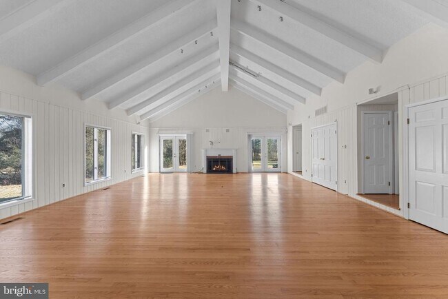 Building Photo - 901 Walker Rd