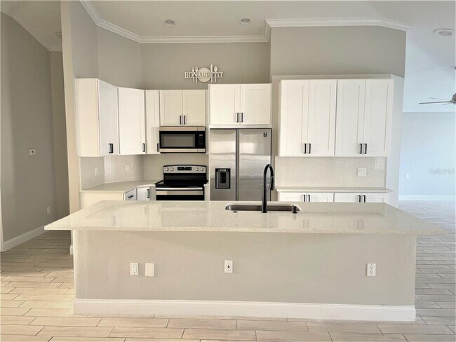 Building Photo - 304 Crisan Ct