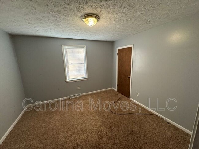 Building Photo - 115 Wardview Ave