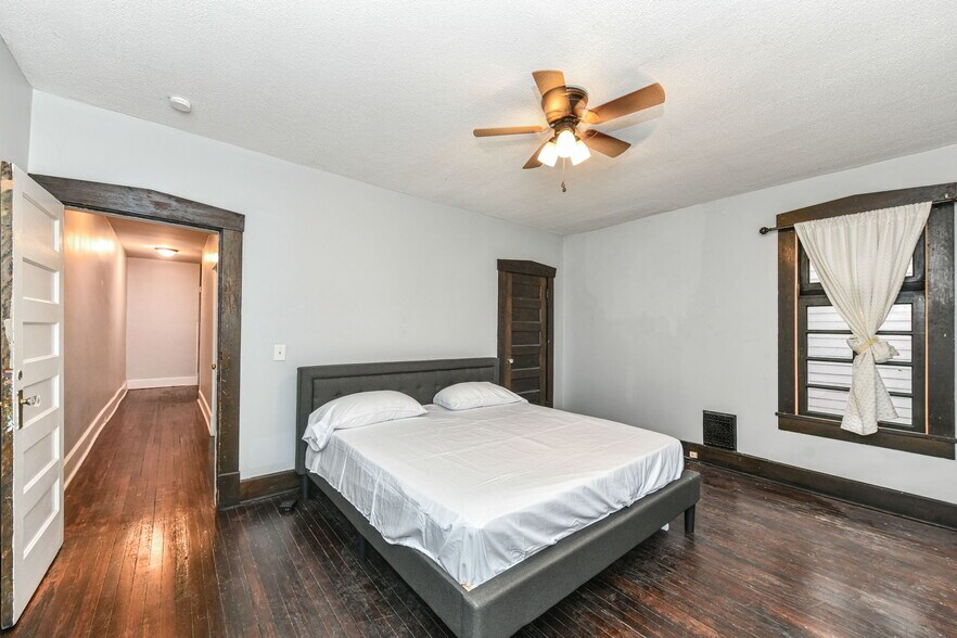 Bedroom King - 2158 N Pennsylvania St