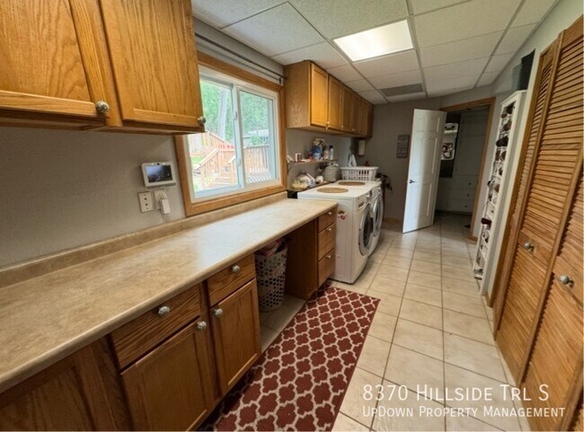 Building Photo - 8370 Hillside Trail S