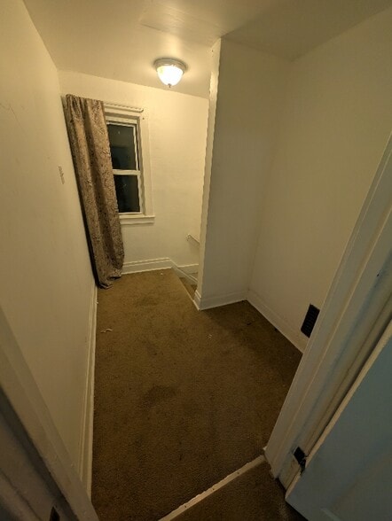 Building Photo - 240 Timon St