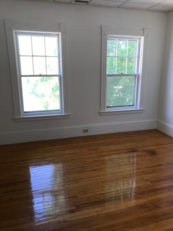Building Photo - 123 Mayfield St