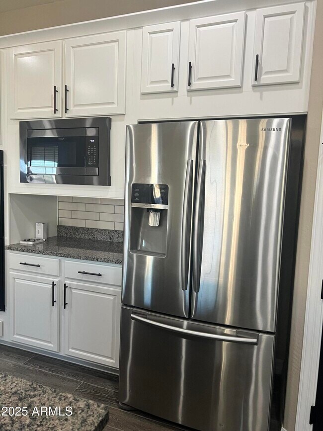 Building Photo - 5361 S Crosscreek Dr