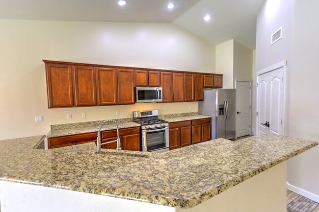 Building Photo - Madera Highlands