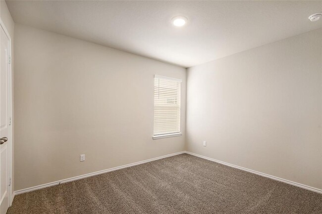 Building Photo - 401 Yemen Rd