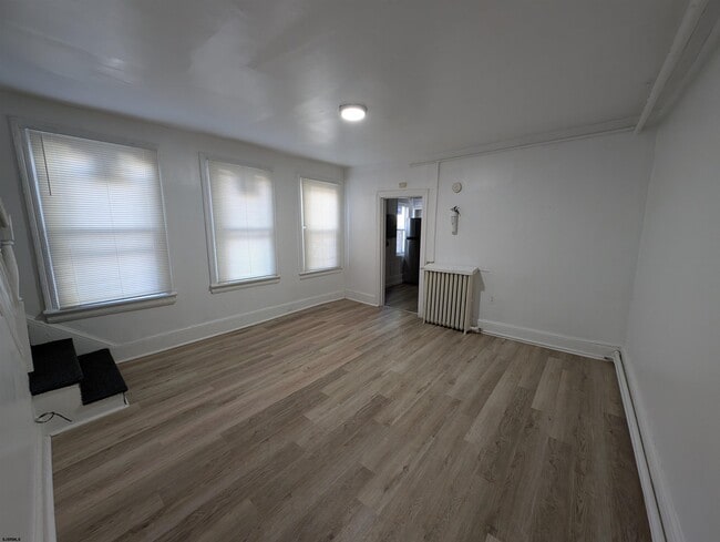 Building Photo - 902 Westcoat Pl
