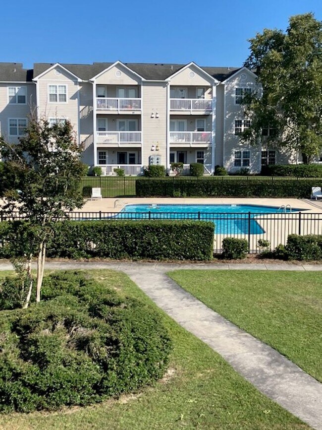 Building Photo - 904 Litchfield Way