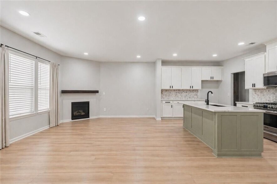 Building Photo - 1339 Endicott Ct