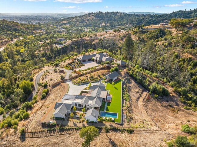 Building Photo - 987 Mark West Springs Rd