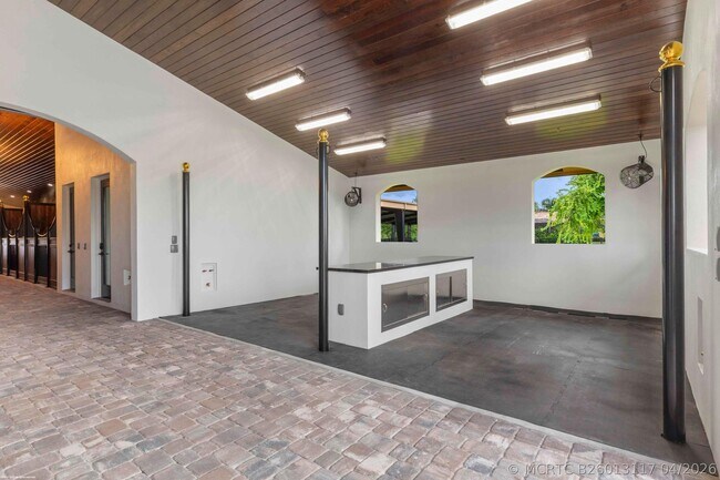 Building Photo - 4985 Stables Way