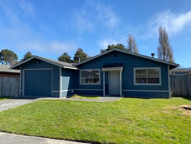 Building Photo - ARCATA! FULLY REMODELED 3 bedroom / 1.5 ba...