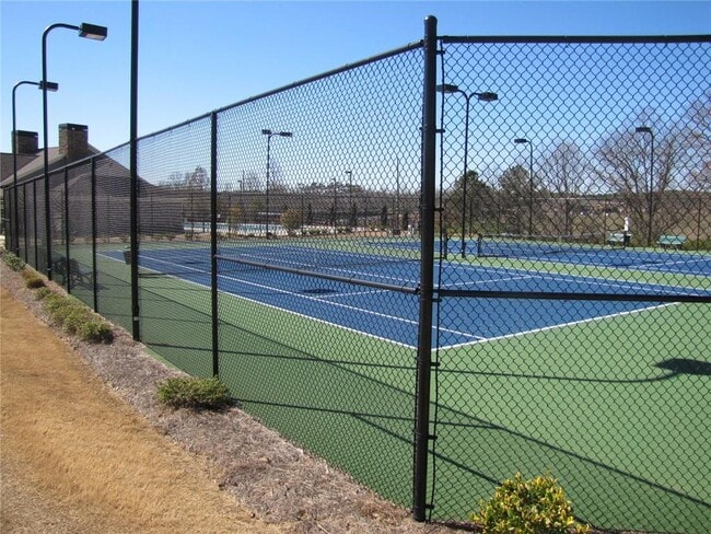 Building Photo - 462 Spring View Dr