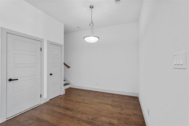 Building Photo - 6059 Rivendell Dr