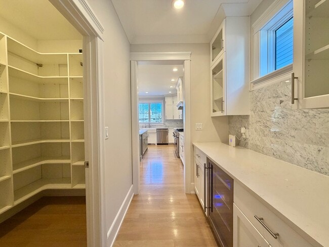 Building Photo - 4524 Sterling Rd