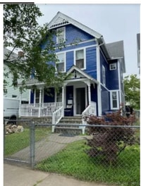 Building Photo - 595 William St