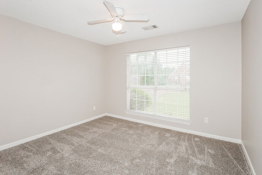 Building Photo - 7744 Shadow Glen Ln