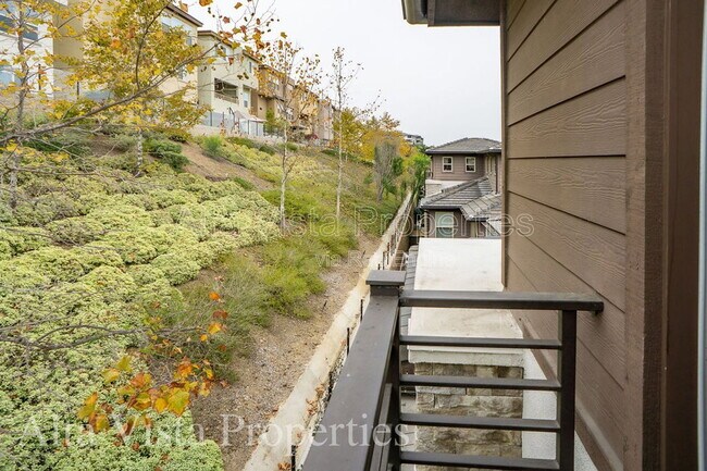 Building Photo - 2549 Aperture Cir