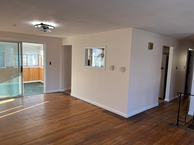 Building Photo - 2 S Sherwood Ave