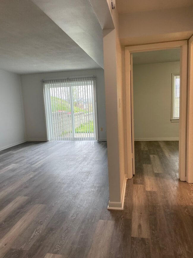 Building Photo - 6491 Carefree Ln