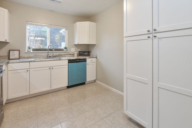 Building Photo - Completely Updated & Ready 07-08-26!! 1-Car Attached Garage! Pet Friendly!