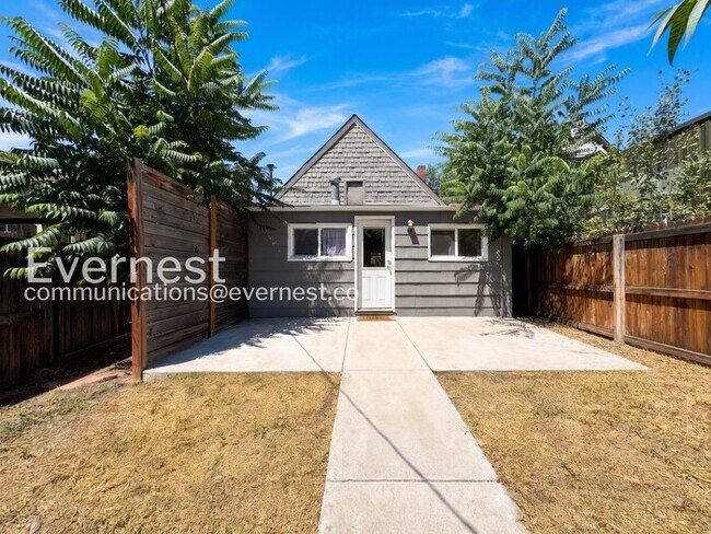 Building Photo - 2-Bed/1-Bath Home/Available Now!