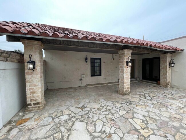 Building Photo - 2202 O'Kane St