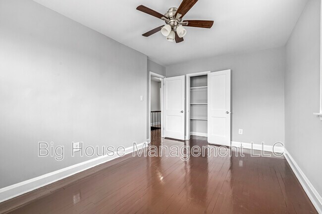 Building Photo - 2107 Hawthorne Rd