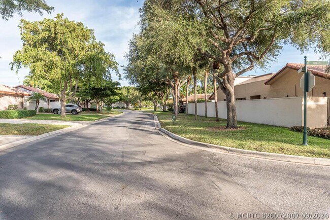 Building Photo - 6876 Palmar Ct