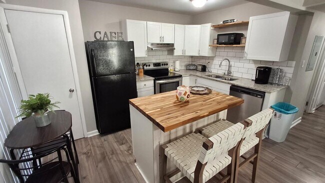 Building Photo - 2709 Lantern Walk SE