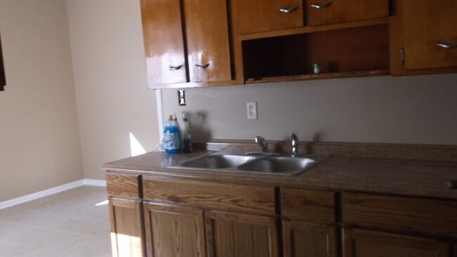 Building Photo - 673 W Raines Rd