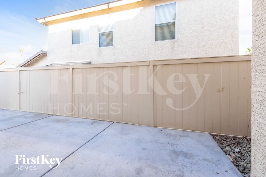 Building Photo - 8301 W Wildwood Glen Dr