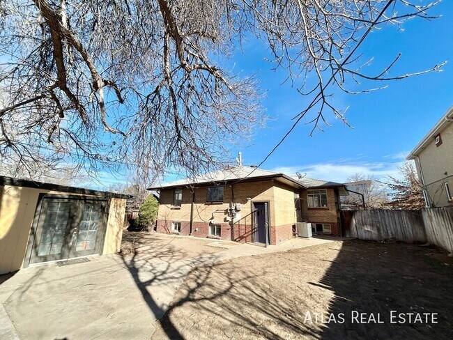 Building Photo - 2353 S Sherman St