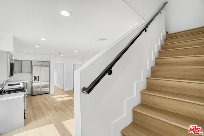 Building Photo - 2057 S Garth Ave