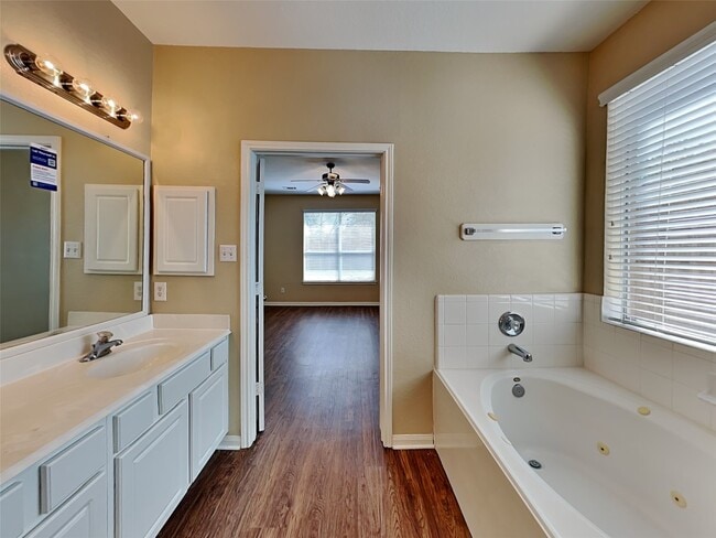 Building Photo - 2526 Deer Forest Dr