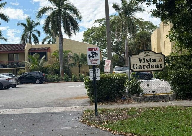 Building Photo - 733 SE 1st Way