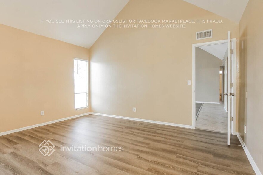 Building Photo - 3531 W Vogel Ave