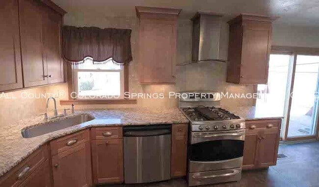 Building Photo - 124 N Brentwood Dr