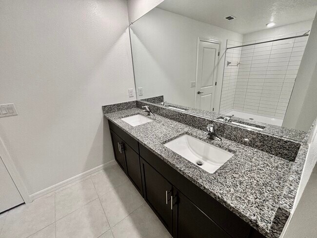 Building Photo - 11237 Linden Depot Rd